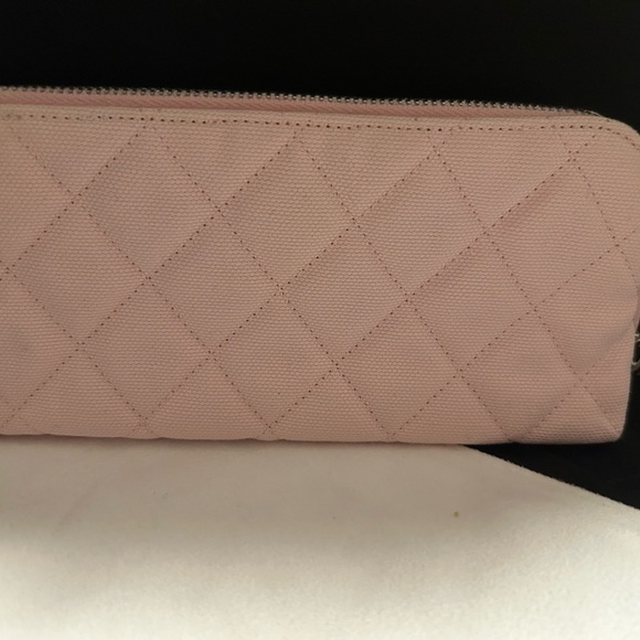 AUTHENTIC CHANEL PINK CLOTH MAKE UP BAG RARE Collectable piece Year - Picture 9 of 13